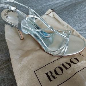Rodo silver heels